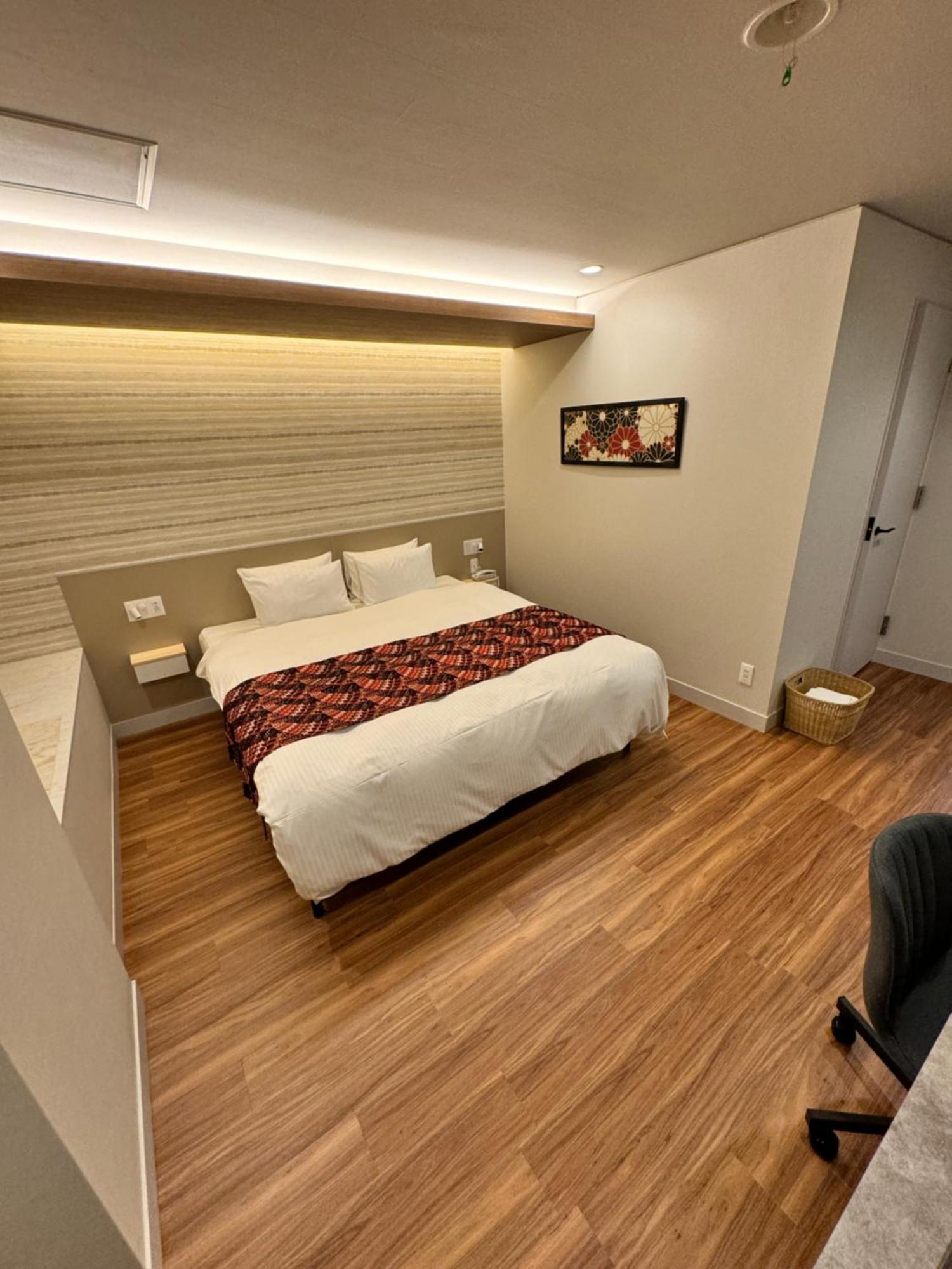 Hotel Be-Zen Shimanouchi Osaka Bagian luar foto